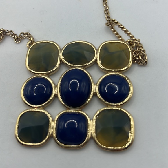 Banana Republic pendant necklace - Picture 3 of 14